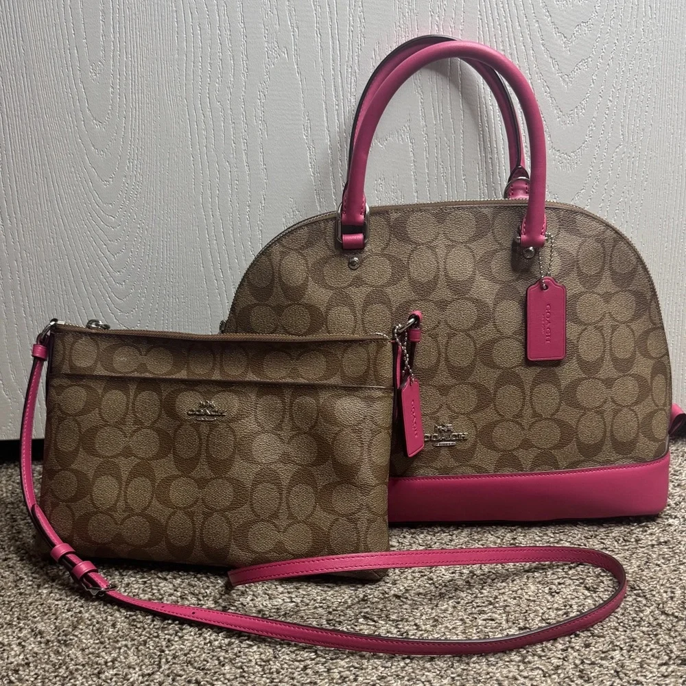 •Coach bundle• - Picture 4 of 7